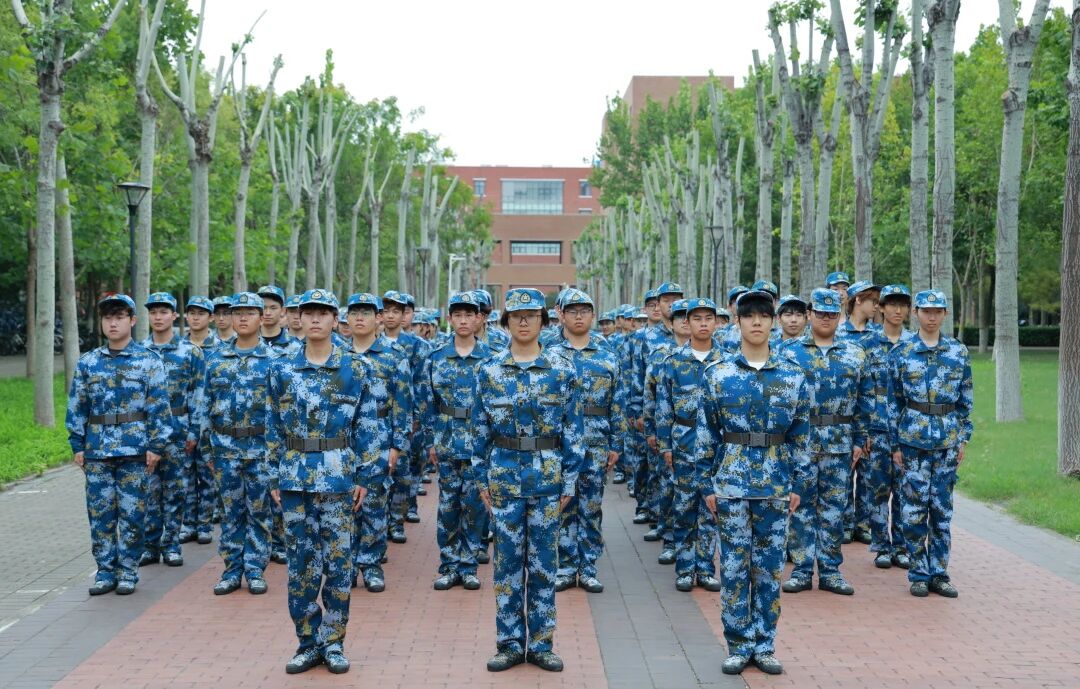 軍訓(xùn)進(jìn)行時(shí) | 直擊2025級(jí)新生軍訓(xùn)現(xiàn)場(chǎng)